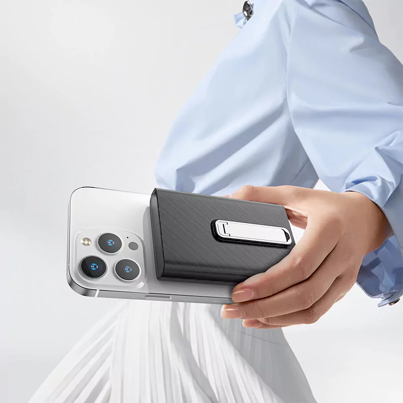 High Quality Fast Charging 15W Wireless Magnetic 10000mAh Power Bank - Image 2